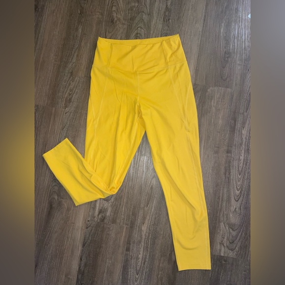 Girlfriend Collective Compressive High Rise 7/8 Leggings Golden Glow - Picture 3 of 5